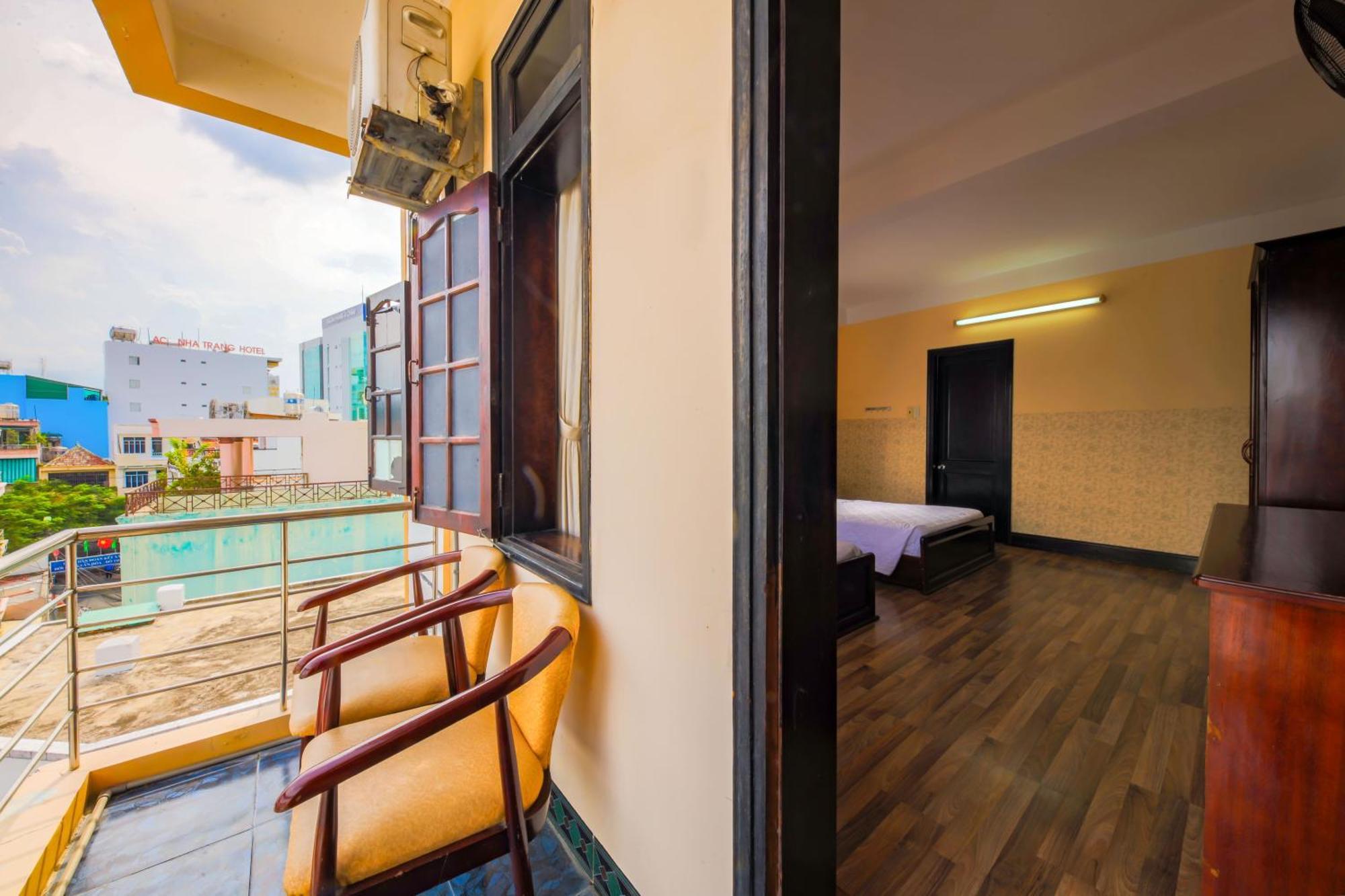 Ponys Hotel Нячанг Экстерьер фото
